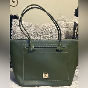 Dooney & Bourke Beacon Slip Tote
(Olive Green)
